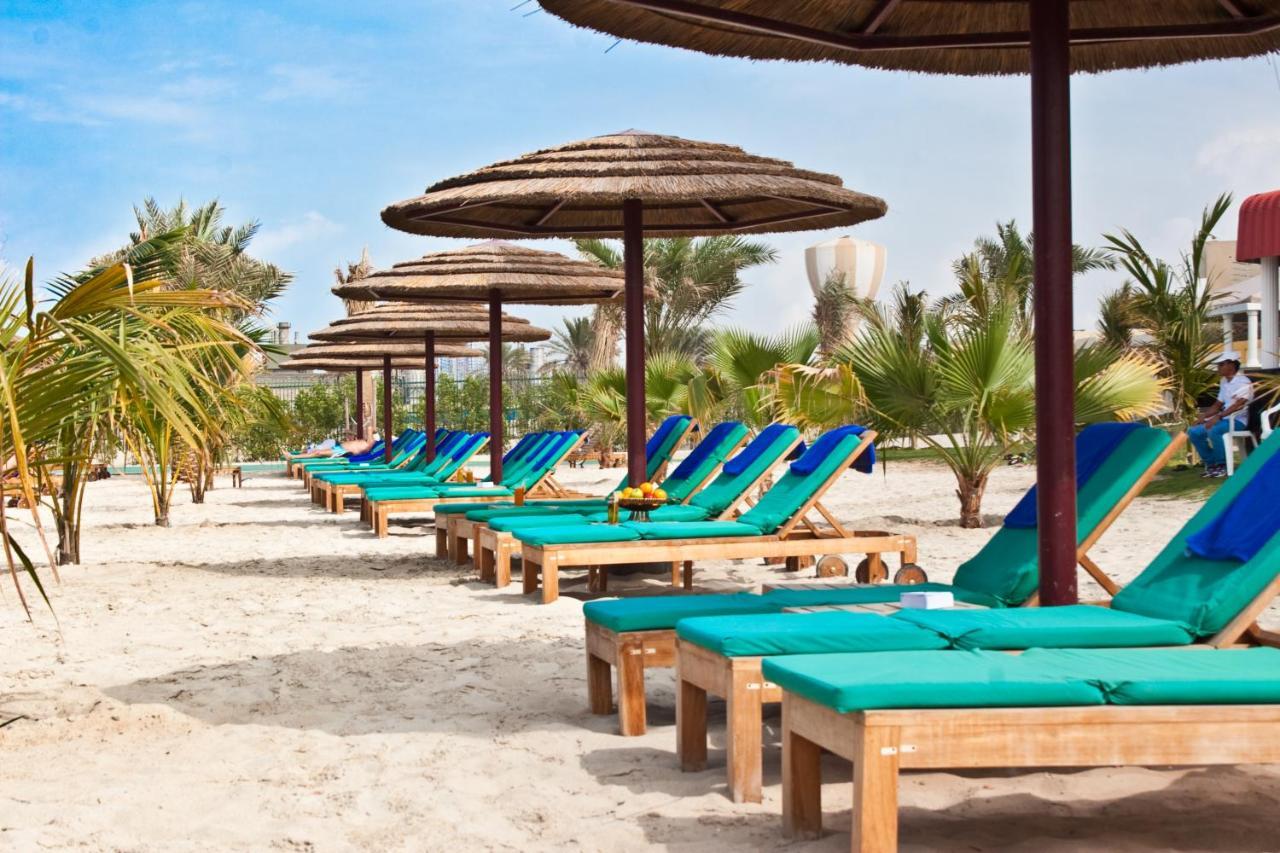 Sahara Beach Resort & Spa Шарджа Екстер'єр фото Beach at Jumeirah Beach Hotel