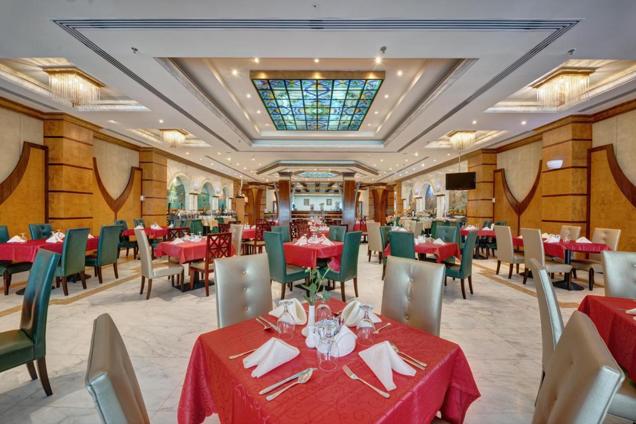 Sahara Beach Resort & Spa Шарджа Екстер'єр фото The restaurant