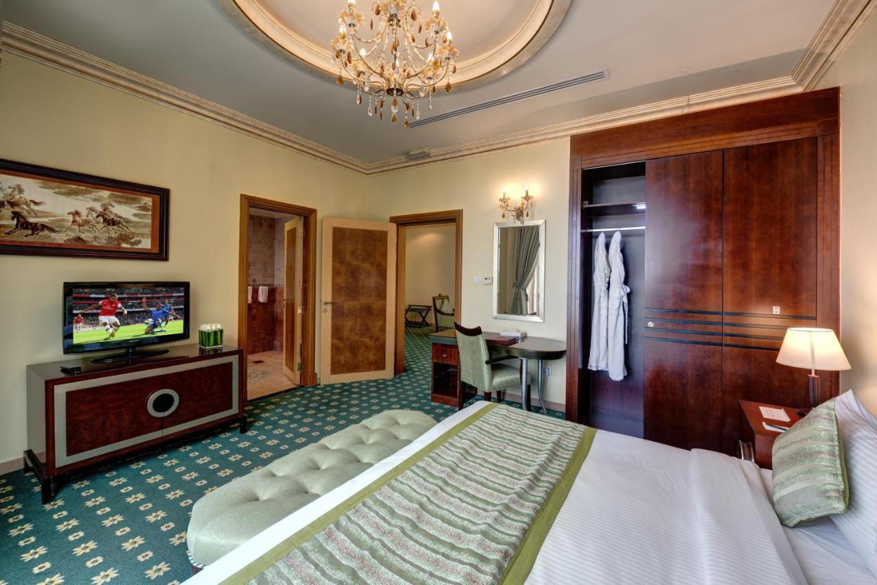 Sahara Beach Resort & Spa Шарджа Екстер'єр фото A room at the hotel