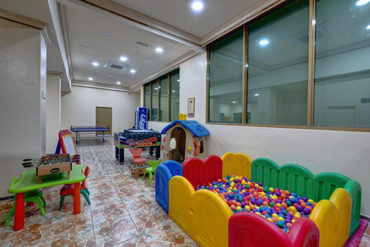 Sahara Beach Resort & Spa Шарджа Екстер'єр фото The Children's Hospital at the King Hussein Cancer Center