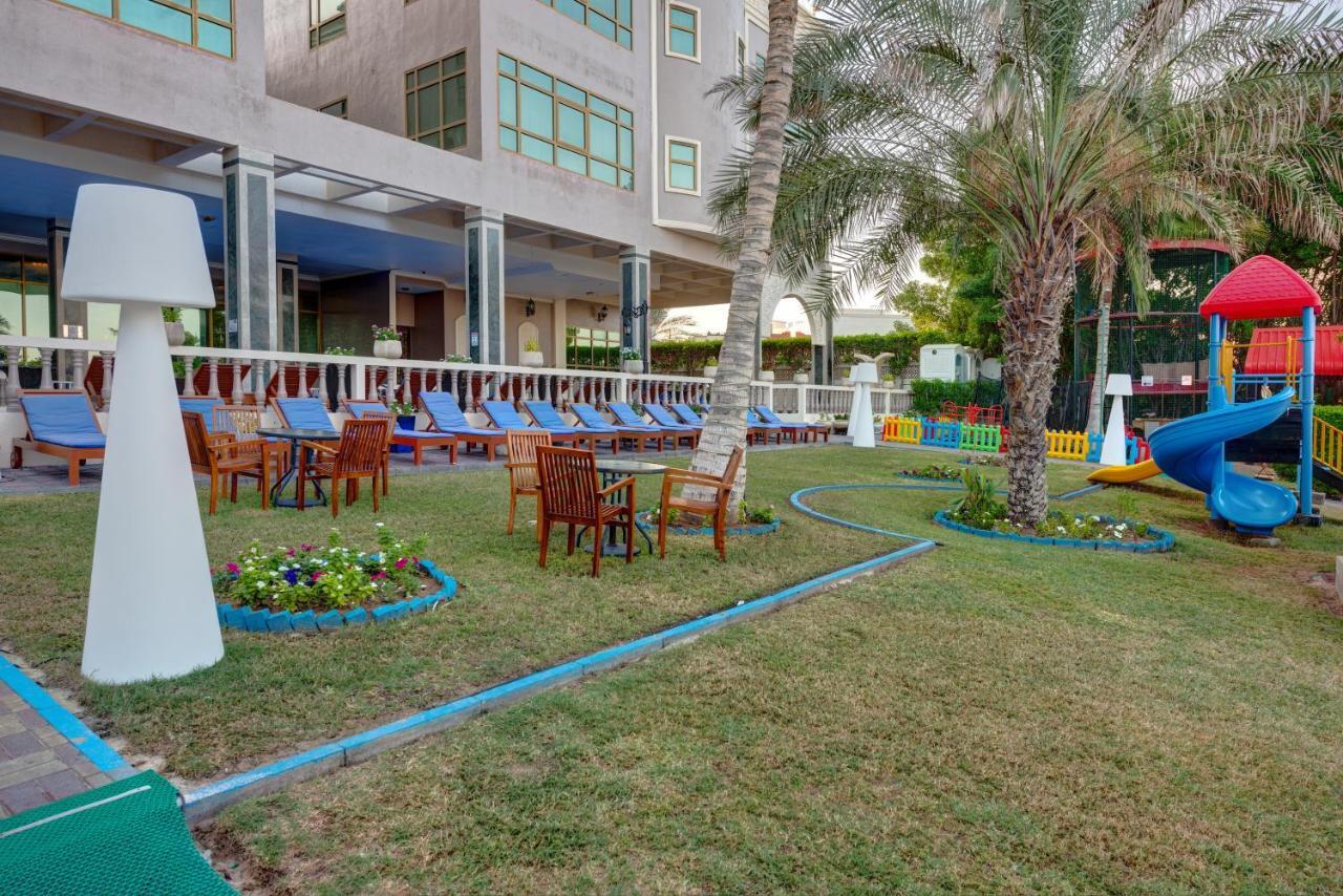 Sahara Beach Resort & Spa Шарджа Екстер'єр фото The school's playground