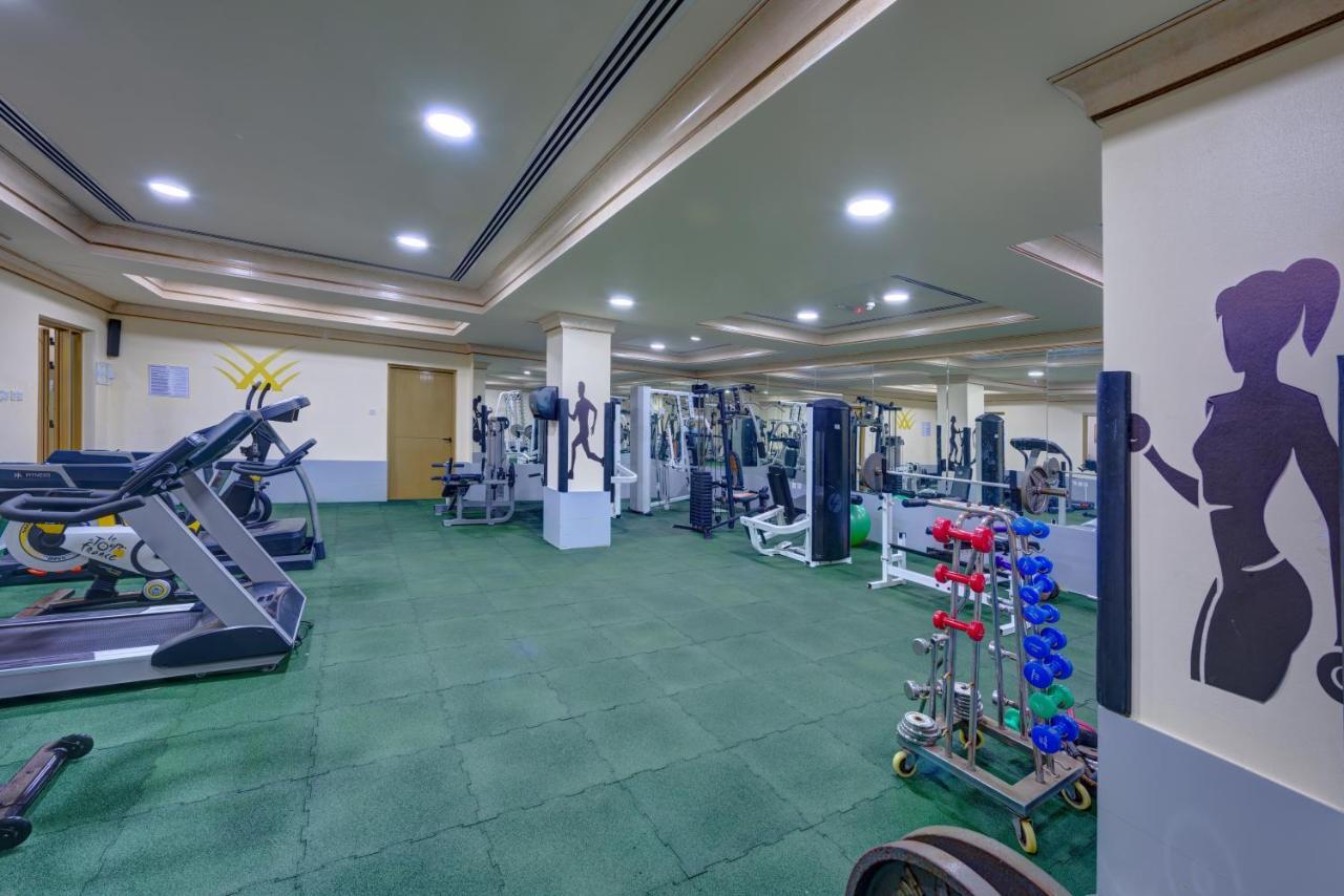 Sahara Beach Resort & Spa Шарджа Екстер'єр фото The gym at the hotel