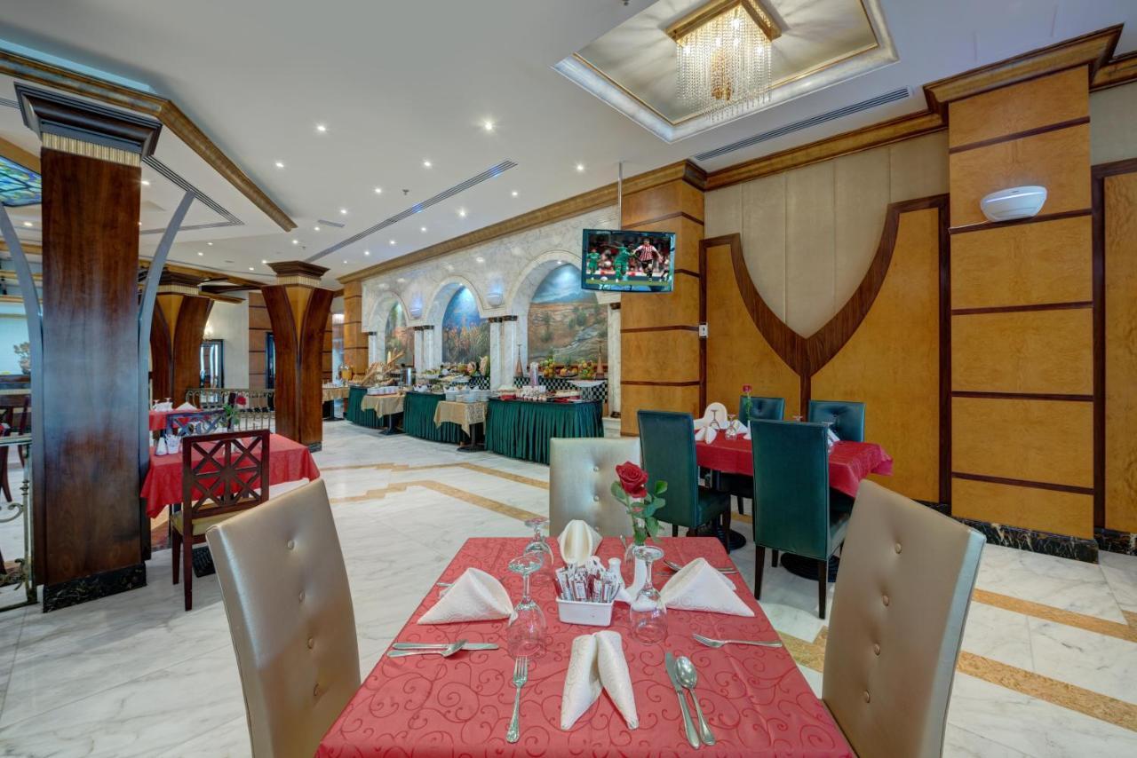 Sahara Beach Resort & Spa Шарджа Екстер'єр фото The restaurant