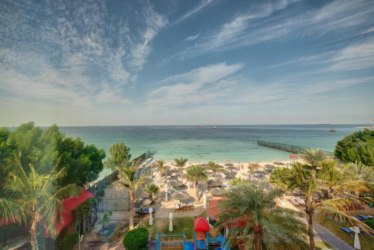 Sahara Beach Resort & Spa Шарджа Екстер'єр фото The beach at Jumeirah Rotana
